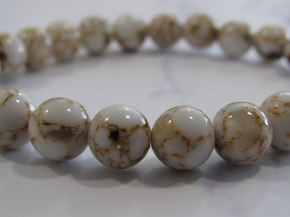 Natural seashell with synthetic old lace (8-9mm) bracelet